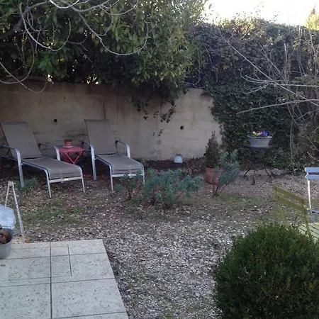 L'Oustalet Apartment La Tour-d'Aigues Exterior photo