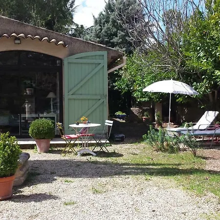 L'Oustalet Apartment La Tour-d'Aigues Exterior photo